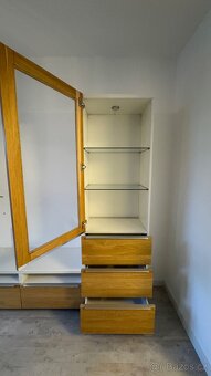 prodám sadu nábytku v jednotném designu - 6