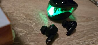 LED podsvícená bluetooth sluchátka s výdrží 4h. - 6