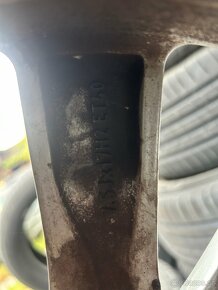 Zimní pneu Pirelli 225/55r17 s MB disky - 6