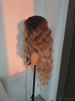 Kudrnatá dlouhá blond ombre paruka s krajkou vpředu 7152 - 6