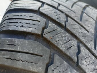 Zimní pneu 205/55 R16 + plechové disky 6 1/2x16H2 ET 50 - 6