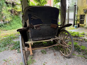 Historický dřevěný kočár (rok 1900) - 6