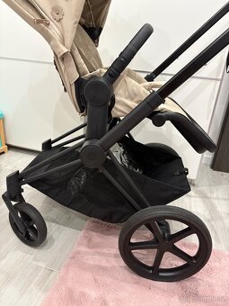 Cybex priam simple flowers 4.0 black - 6