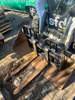 Bobcat S76 – TOP stav, 260 mth, lžíce + paletizační vidle - 6