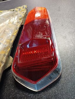 Renault R16- nový kryt zadního světla - 6
