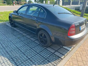 ŠKODA SUPERB 1 - 6