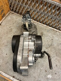 Motor babetta 225 + štítek + díly - 6