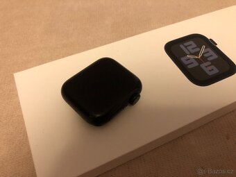 Apple Watch SE 40mm (2. generace), Midnight - 6