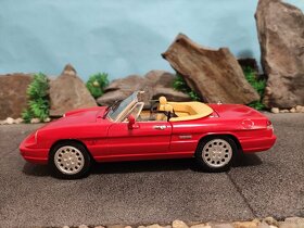 prodám model 1:18 alfa romeo spider 1986 - 6