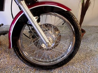 Chopper Daelim Daystar VL 125 jen 9tis.km 10kW Výrobní STAV - 6