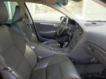 Volvo V70 2.4D5 Automat, Polokůže, Xenon - 6