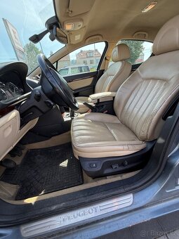 Peugeot 407 2.2 benz. 120kW - 6