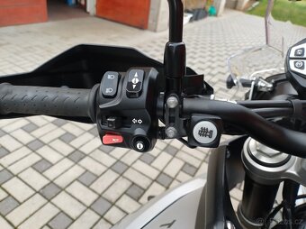 Triumph Tiger 800 XR - 6