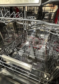 Myčka nádobí Whirlpool WSFO 3O23 PF X nerez - 6