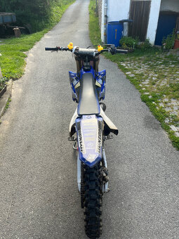 Yamaha YZ 125 - 6