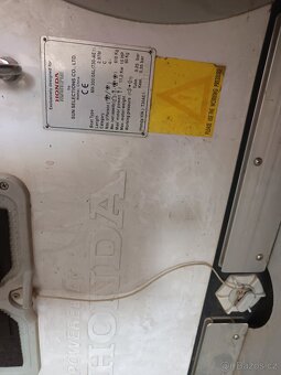 Člun s motorem Honda - 6