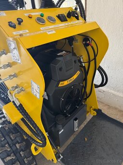 Smykový nakladač, mininakladač pásový - 6