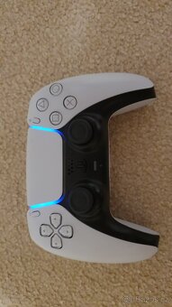 Playstation 5, ovladac dualsense a kabelaz. - 6