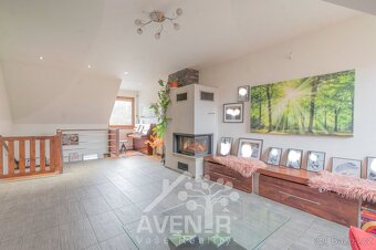 Prodej rodinného domu 415 m2, pozemek 1105 m2 - Valašská Pol - 6