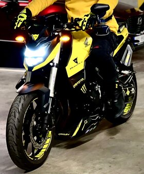 Honda cb750 hornet 2023 - 6