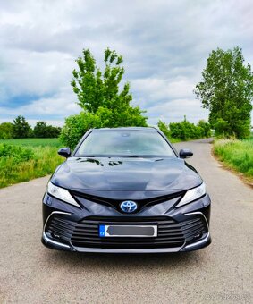 Toyota Camry XV70 - 6