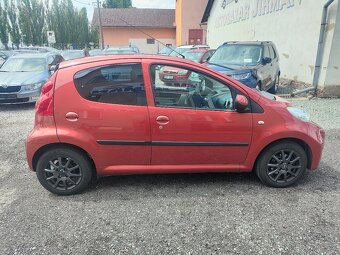 Peugeot 107 1.0i 2009 - 6