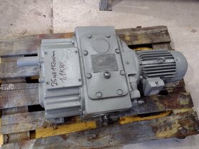 elektromotor s převodovkou - 6