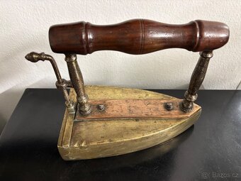 Mosazná žehlička Biedermeier - 6