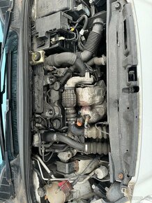 Dily z vozu Peugeot 308 - 6