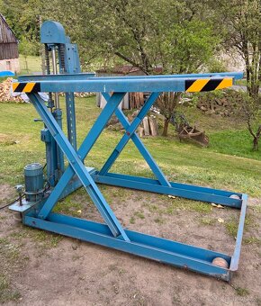 Nůžkový hydraulický zvedák - 6