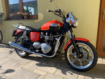 Triumph Bonneville SE - 6
