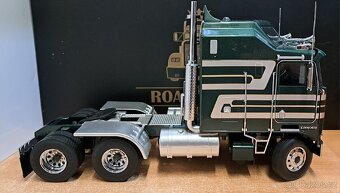 Model kamionu KENWORTH K100 1976, 1:18 - 6