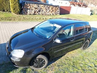 Volkswagen GOLF V  1,9 TDI, 5 dveří , TOP STAV - 6