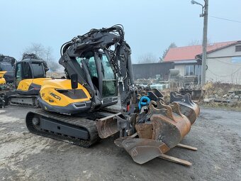 MECALAC 8MCR ,r.v. 2021, klima, dobrý stav - 6