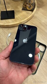 IPhone 14 256 gb Midnight barva - 6