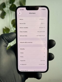 iPhone 13 256GB černý - 100% baterie - 6