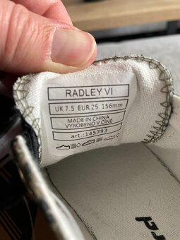 Nové plátěnky Sportisimo, vel. 25 - 6