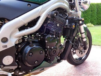 Triumph Speed Triple 955i - 6