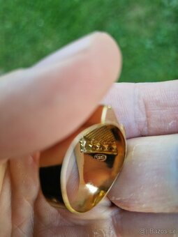 Zlatý prsten - kůň s podkovou 6,88g - (68) - 6