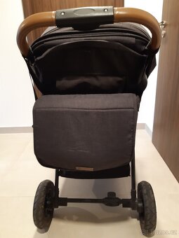 Sportovní kočárek Petite&Mars Move II AIR - 6