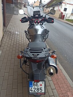 Suzuki DL650 V-Strom - 6