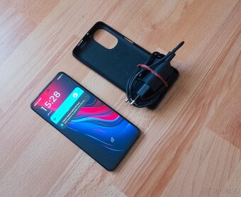MOTOROLA moto g82 5G - 6.6" AMOLED, 6GB/128GB-TOP STAV - 6
