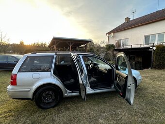 Volkswagen Golf - 6