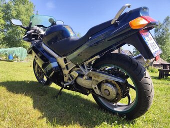 Honda VFR 750 F - 6