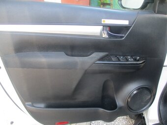 Toyota Hilux 2.4 D-4D ČR 2.MAJ hardtop - 6