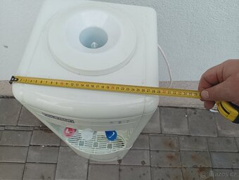 Lednice s výdejníkem vody - 6