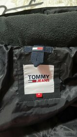 Péřový kabát Tommy Jeans - 6