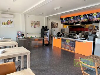 Pronájem vybavené restaurace rychlého občerstvení se zahrádk - 6
