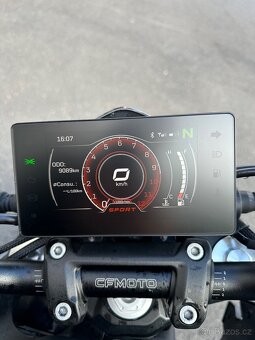 CF MOTO 300 NK - 6