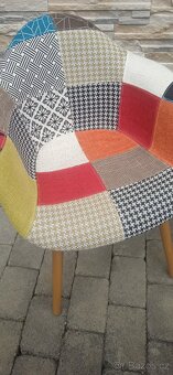 Moderní barevné jídelní židle - 6